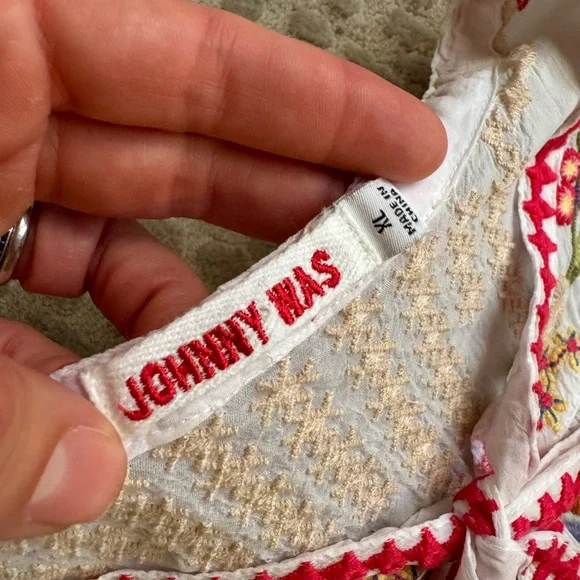 Johnny Was White Floral Embroidered Cupro Blouse, size XL. - Picture 6 of 10